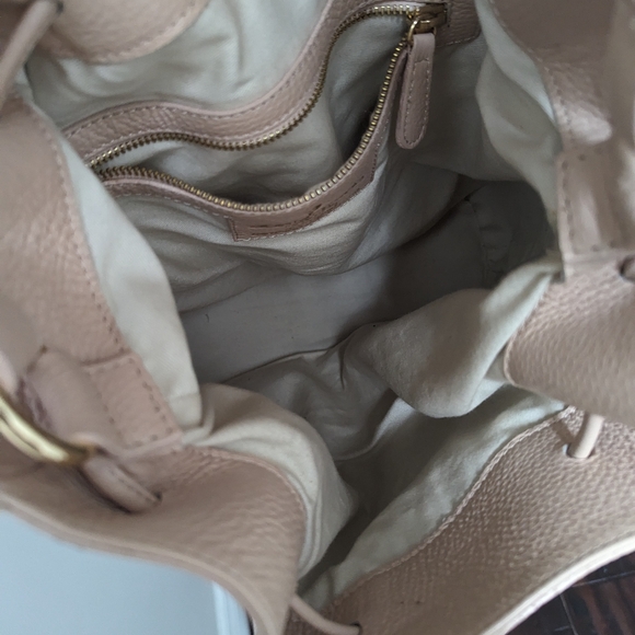 Alberta Di Canio Draw String Leather Bucket Shoulder Bag in Soft Pink/Nude Color - Picture 7 of 15